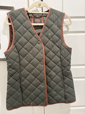 Holland Cooper Quilted Olive Vest with Contrast Trim